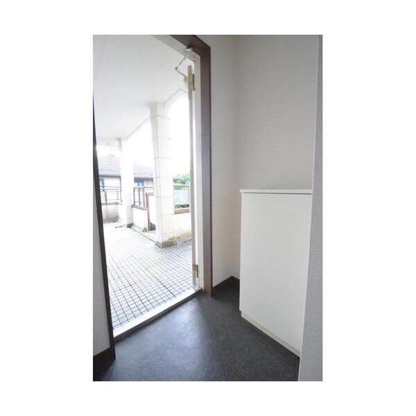 NJマンション204号室 玄関