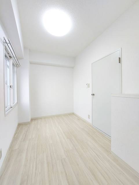 代田グリーンハイム 広くて明るい寝室