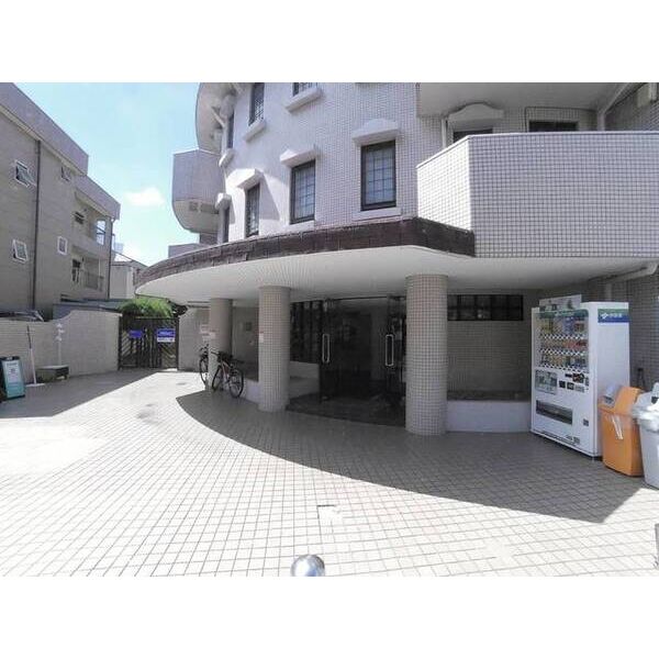 ラ・レジダンス・ド・アドラーブル エントランス