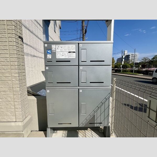 ミーナ西船橋106号室 宅配ボックス