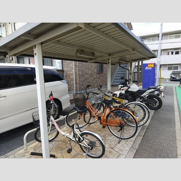 エクセルEFE201号室 駐輪場