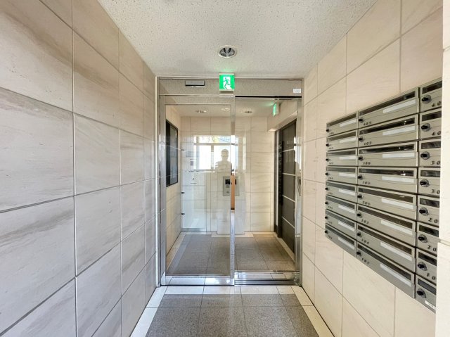 グラントゥルース目黒花房山401号室 エントランス