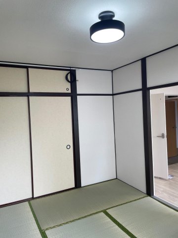 共栄ビル 新品シーリングライト畳替え襖替え