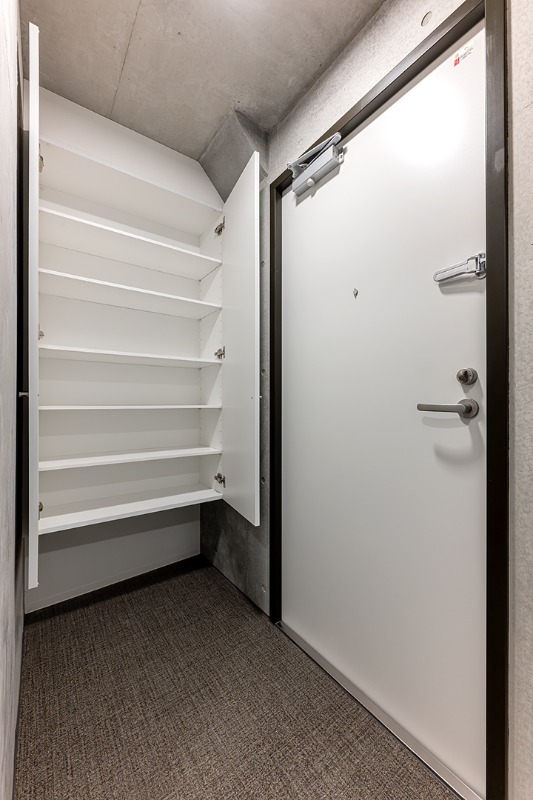 Fons Lucis Izumi シューズボックス