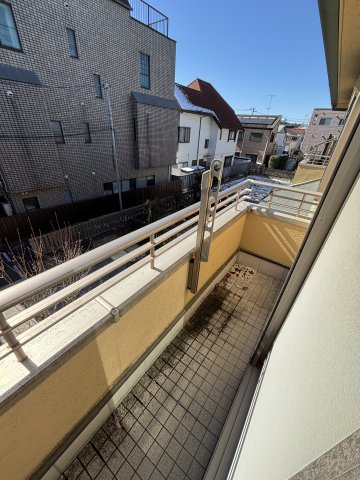 Ｕテラスハウス101号室 暖かな日差しのふりそそぐバルコニー♪