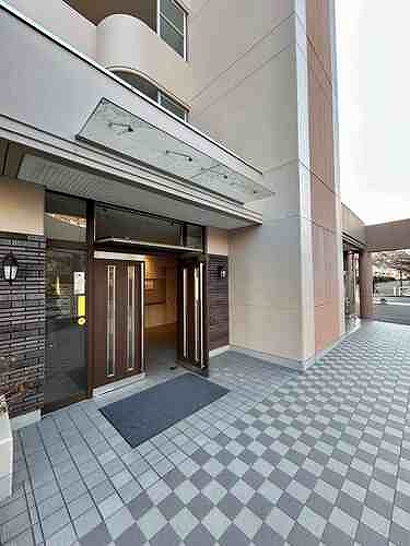 新蓮根団地第１４号棟 エントランス　※2026年2月の写真