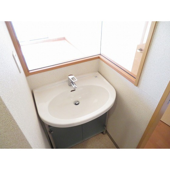 ロイヤルヒルズ浦和0305号室 独立洗面台