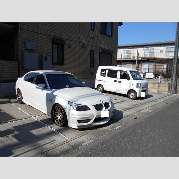 ファーストヒル102号室 駐車場
