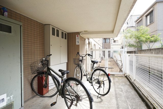 マイステージ田園調布2階 駐輪場