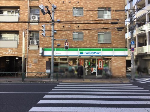 ガーラ桜台 【コンビニエンスストア】ファミリーマート 桜台駅前店まで554ｍ