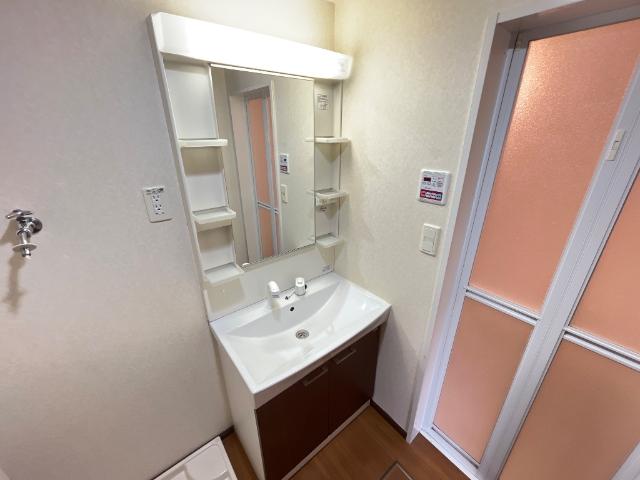 モデルナ 洗髪洗面化粧台