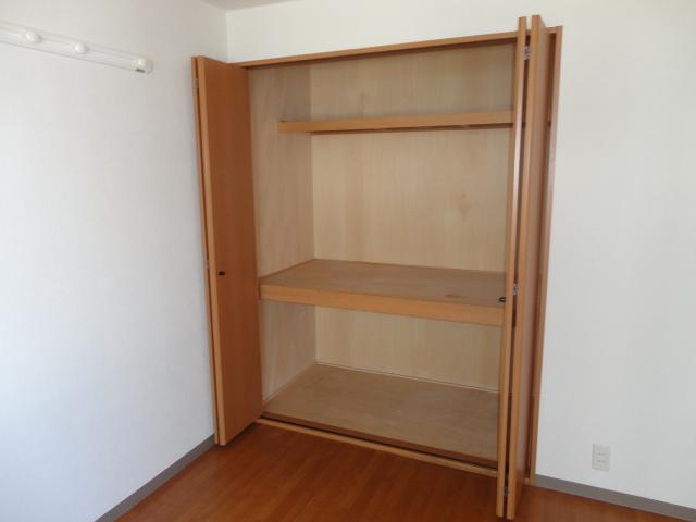 グリーンヒルズ301号室 収納
