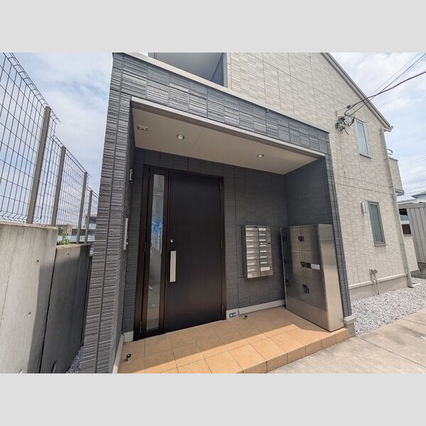 SIGNATURE 05 片倉レジデンス110号室 エントランス