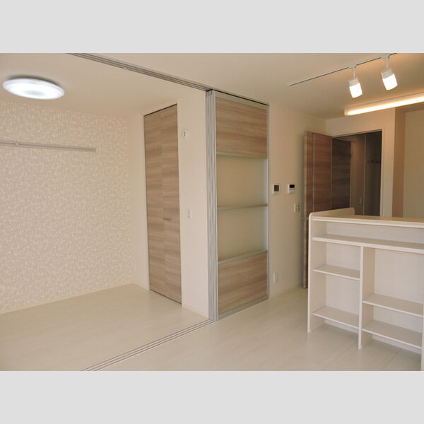 プランドール(高坂) リビング・洋室