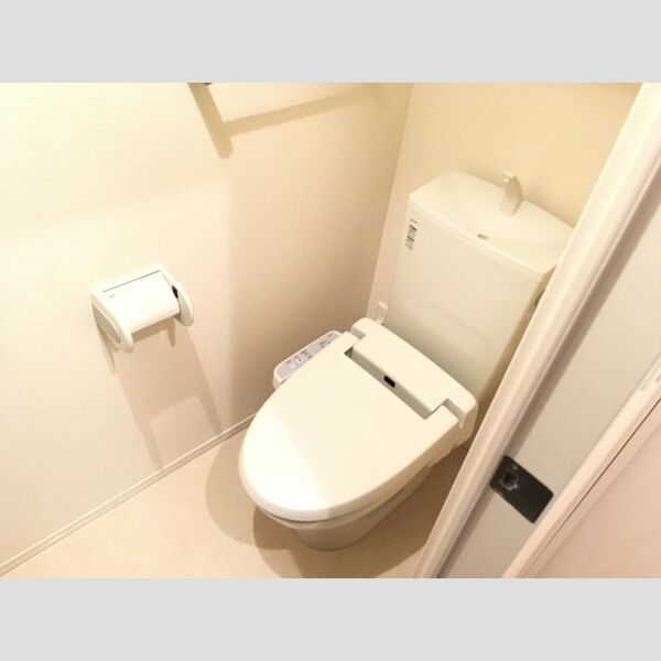 ソレアード　B棟105号室 トイレ