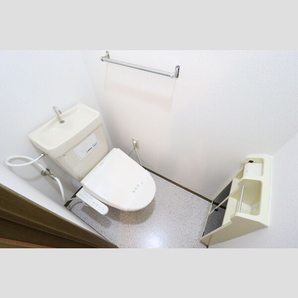 サンパール八千代302号室 トイレ