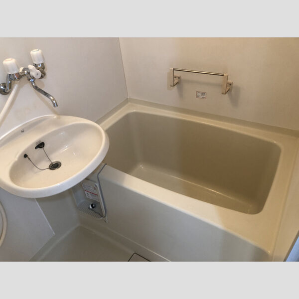 セジュール町田110号室 浴室+洗面台