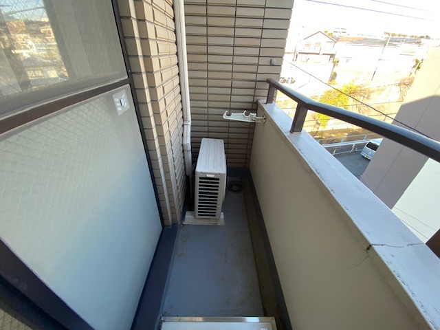 ユーコート鶴ヶ峰(E-195)3階 バルコニー