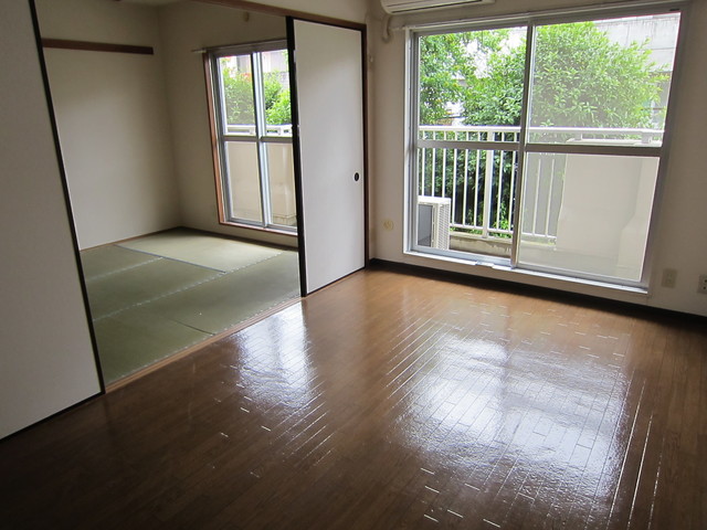 グランバニア0102号室 南側洋室（6帖）