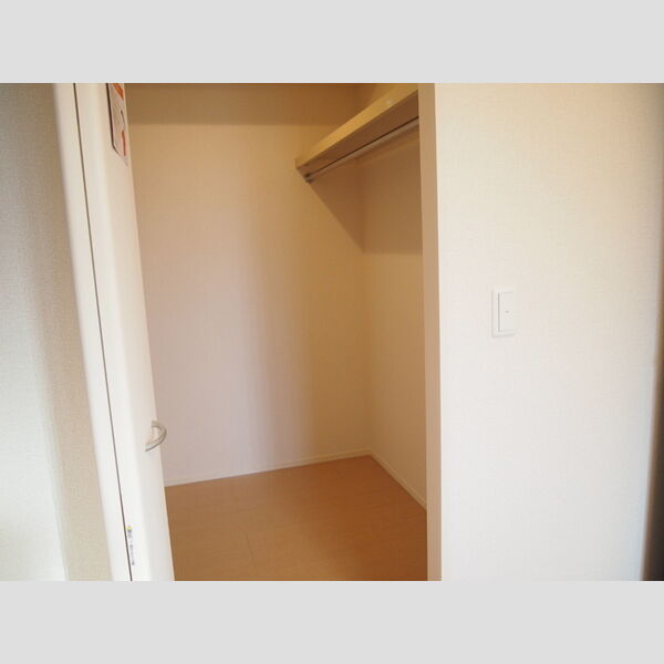 未来樹(ゆめのき)　弐号棟壱101号室 収納