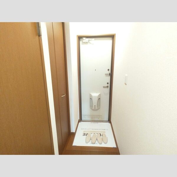 クレインコート　弐番館203号室 玄関