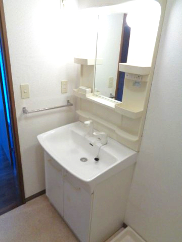 シャトー秋葉町0202号室 ※別号室の参考写真です(現況優先・仕様違いの場合あり)