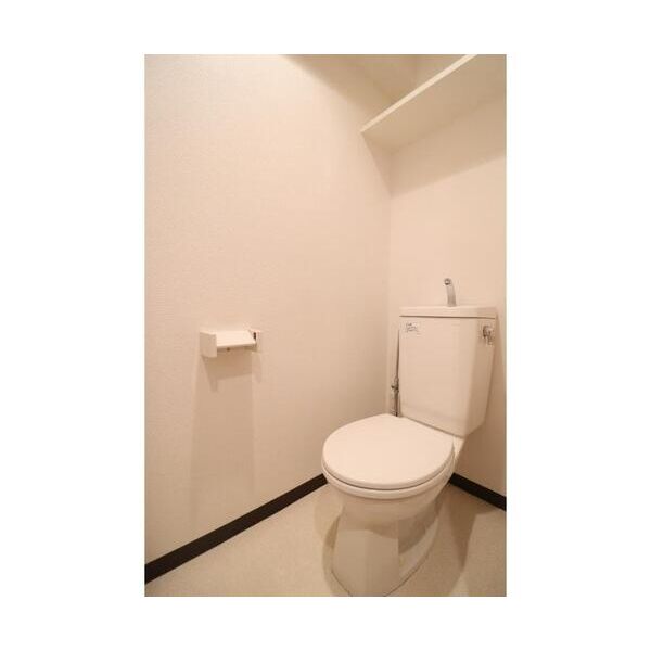 ラ・グラシューズ401号室 トイレ