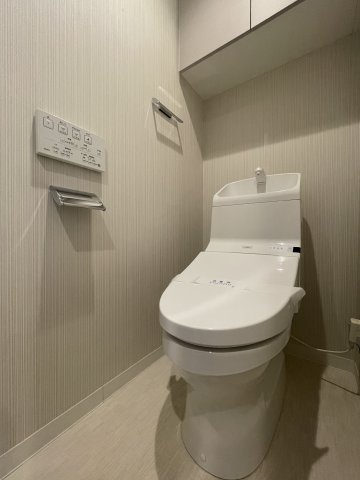 アゼスト堀切菖蒲園Ⅱ410号室 トイレ