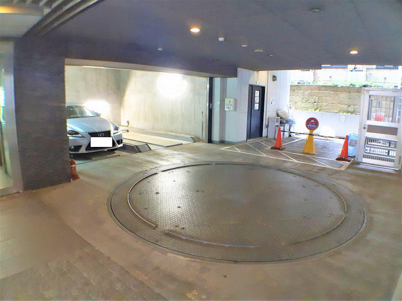 レジディア市谷薬王寺 駐車場