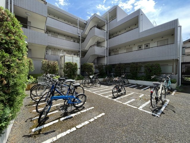 日神パレステージ武蔵関公園2階 駐輪場