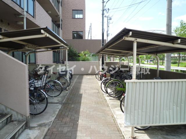 ラフィーネ・なかにし0106号室 自転車置場です