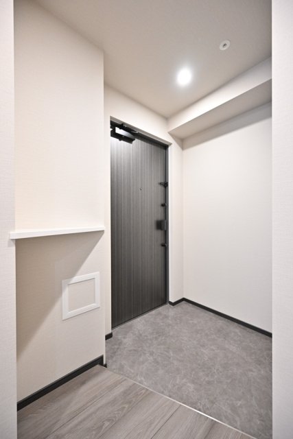 ＧＲＡＮＳＩＴＥ　ＮＡＫＡＭＥＧＵＲＯ11階 玄関