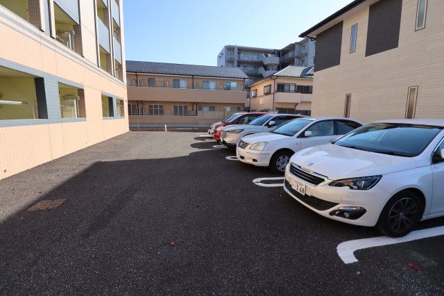 GENOVIA東川口 駐車場