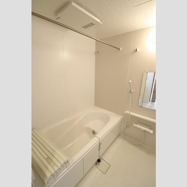 ソレイユ三原台　A 追焚・浴室換気乾燥機付き一坪バス