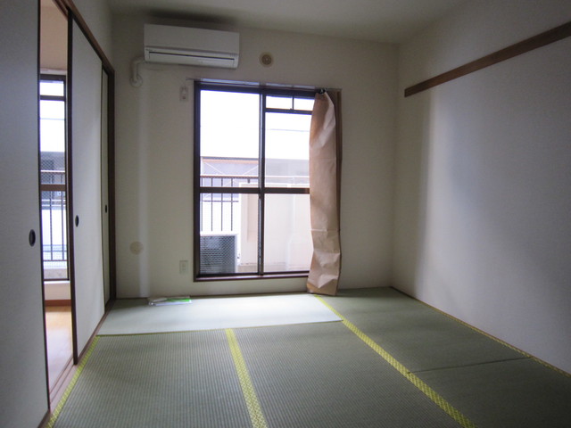 キャセイアークマンション0203号室 来客時にも便利な和室付き