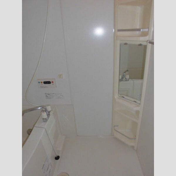 リヴィエール102号室 浴室