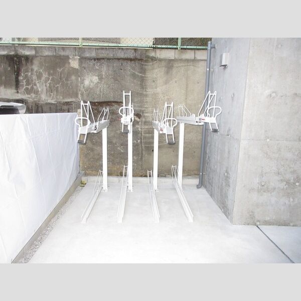 アナシエ徳丸 駐車場