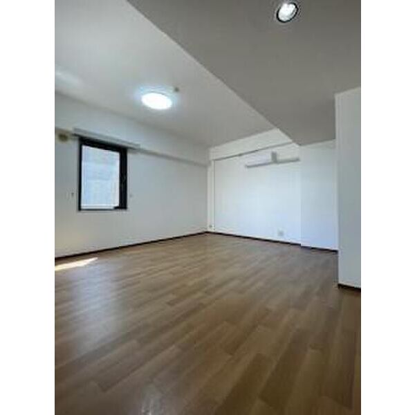 湯島アパートメントハウス リビング