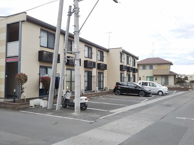 レオパレスエアル102号室 防犯カメラ付き