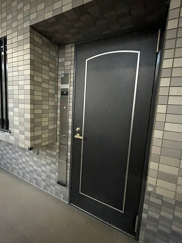 レクセルプラザ西川口5階 玄関外観　※前回募集時2023年3月撮影