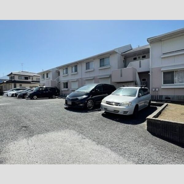 メゾンブランシュ　壱・弐番館 駐車場