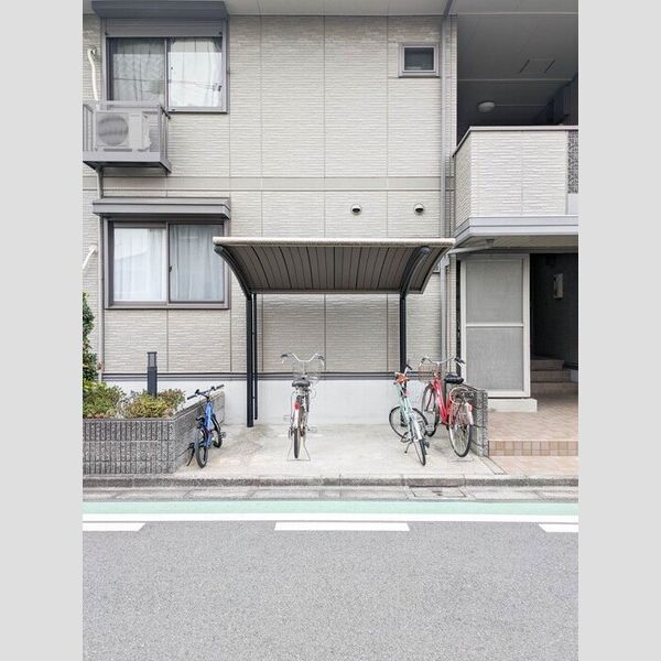 グリーンルーフ 駐輪場