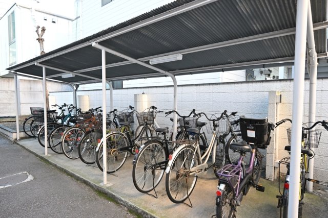 ライオンズマンション方南町駅前8階 駐輪場