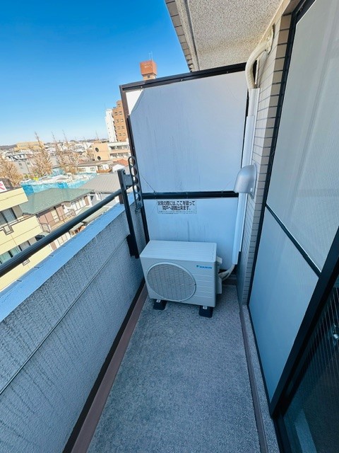 ハチホウハイツ１１0503号室 バルコニー