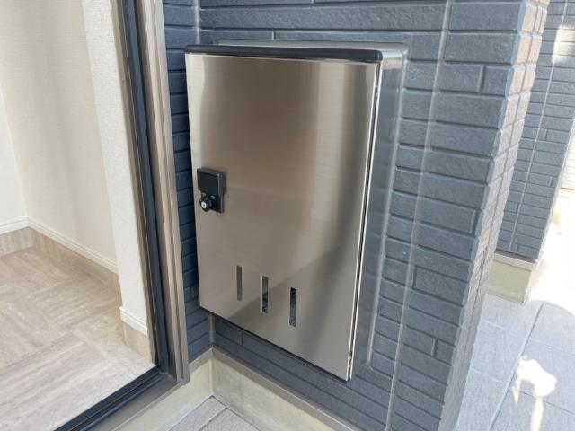 サウザンドリーフ101号室 宅配ボックス