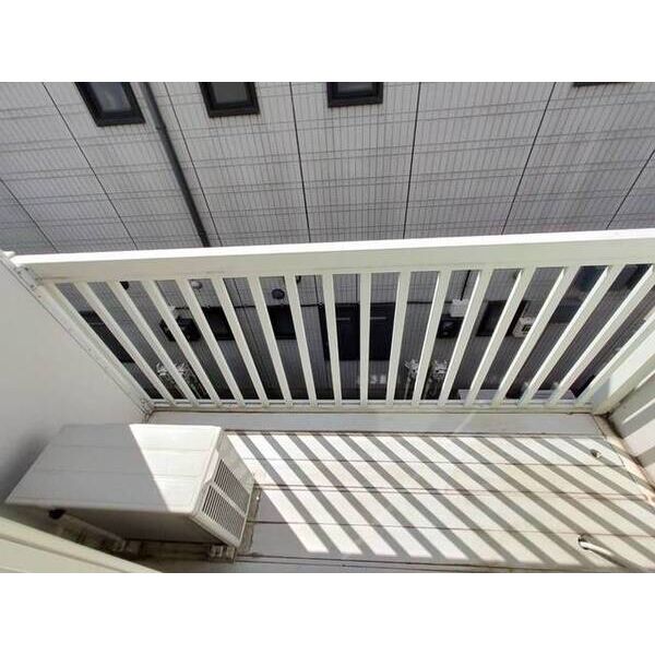 ジュネパレス新検見川第010203号室 バルコニー