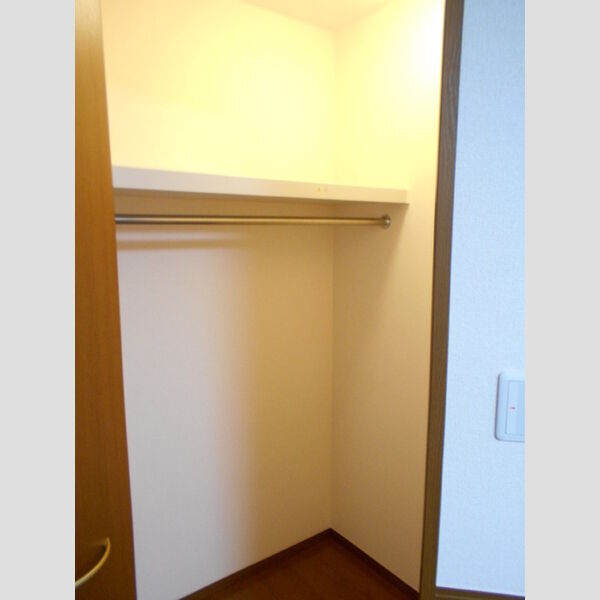 ラ・ポルト ボヌール103号室 ウォークインクローゼット