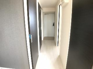 Ｕｎ　ｈｏｍｍｅ（アンノーム） 廊下（イメージ）