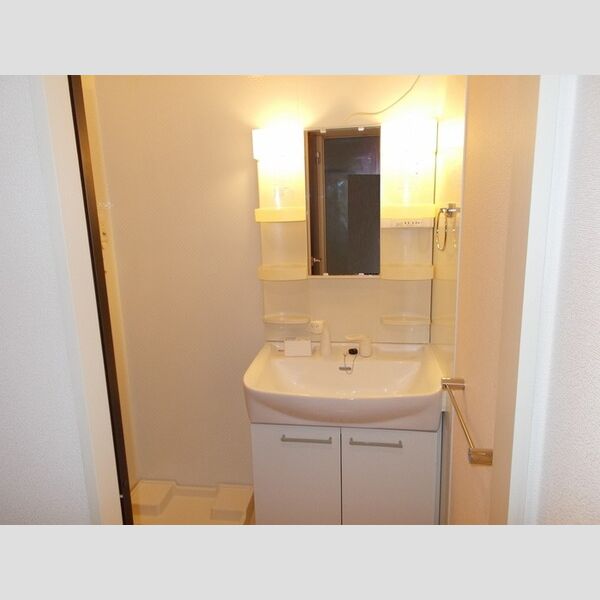 ラマージュⅡ106号室 洗髪洗面化粧台