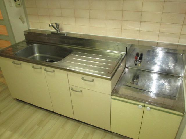 ロイヤル二俣川Ｃ棟1階 キッチン
